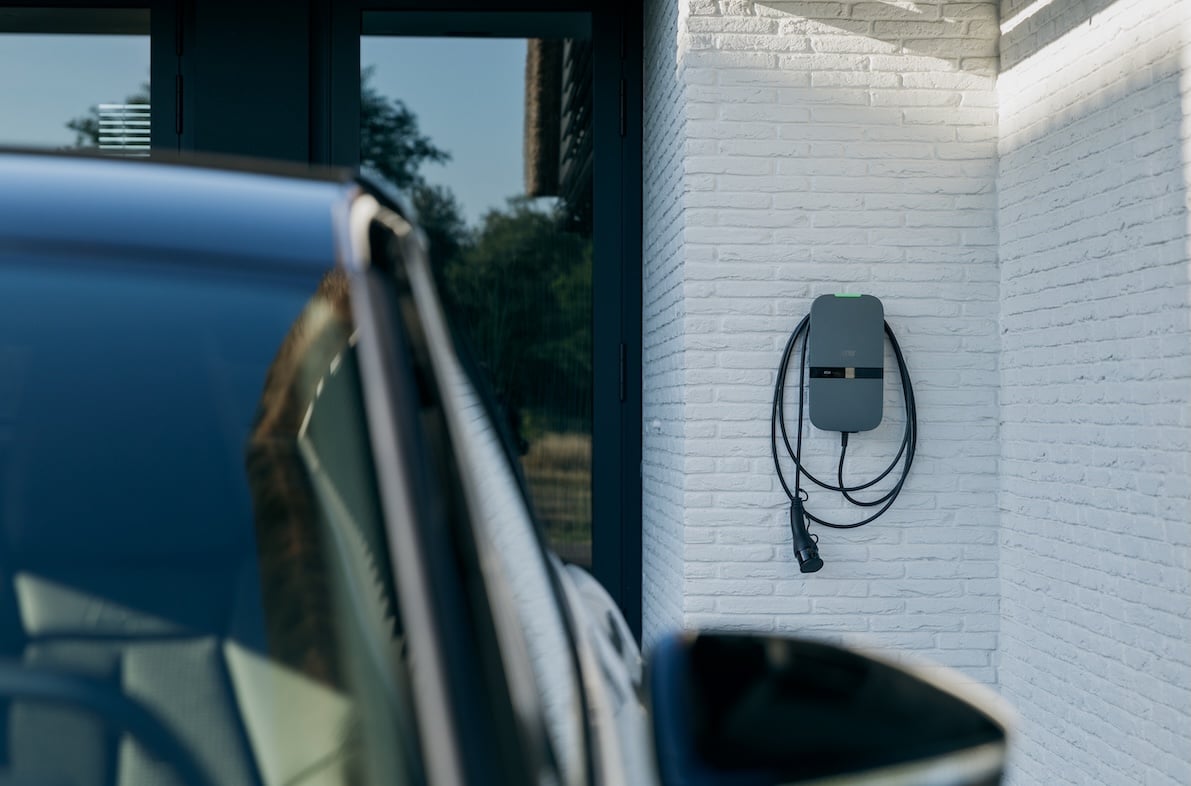 Peblar Cable on wall in drive